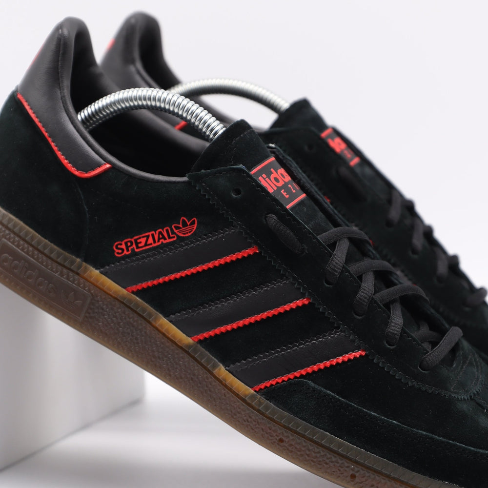Adidas Spezial - Black & Red