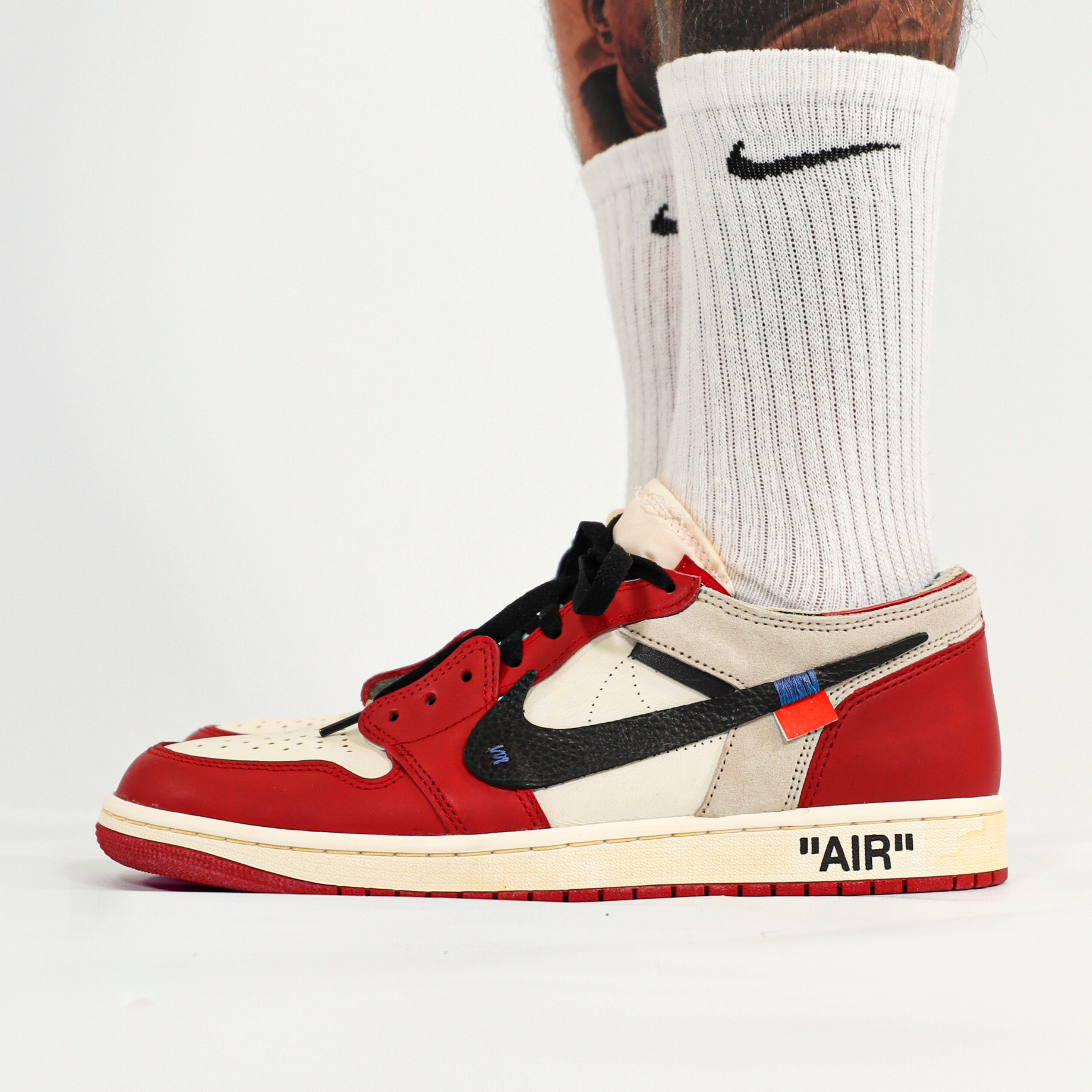 Nike Jordan 1 - Lost & Found OW