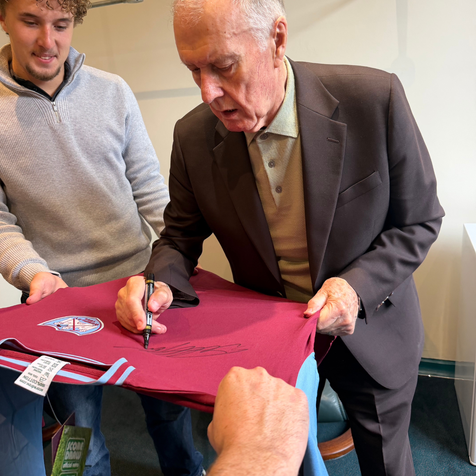 Signed 1964 FA Cup Final West Ham Shirt - Geoff Hurst