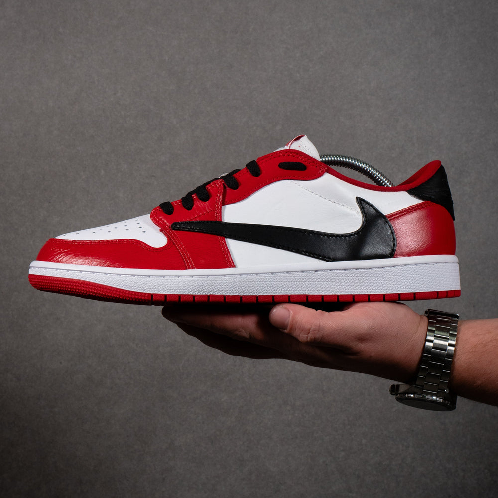 Nike Jordan 1 - Flame Red Reverse Swoosh