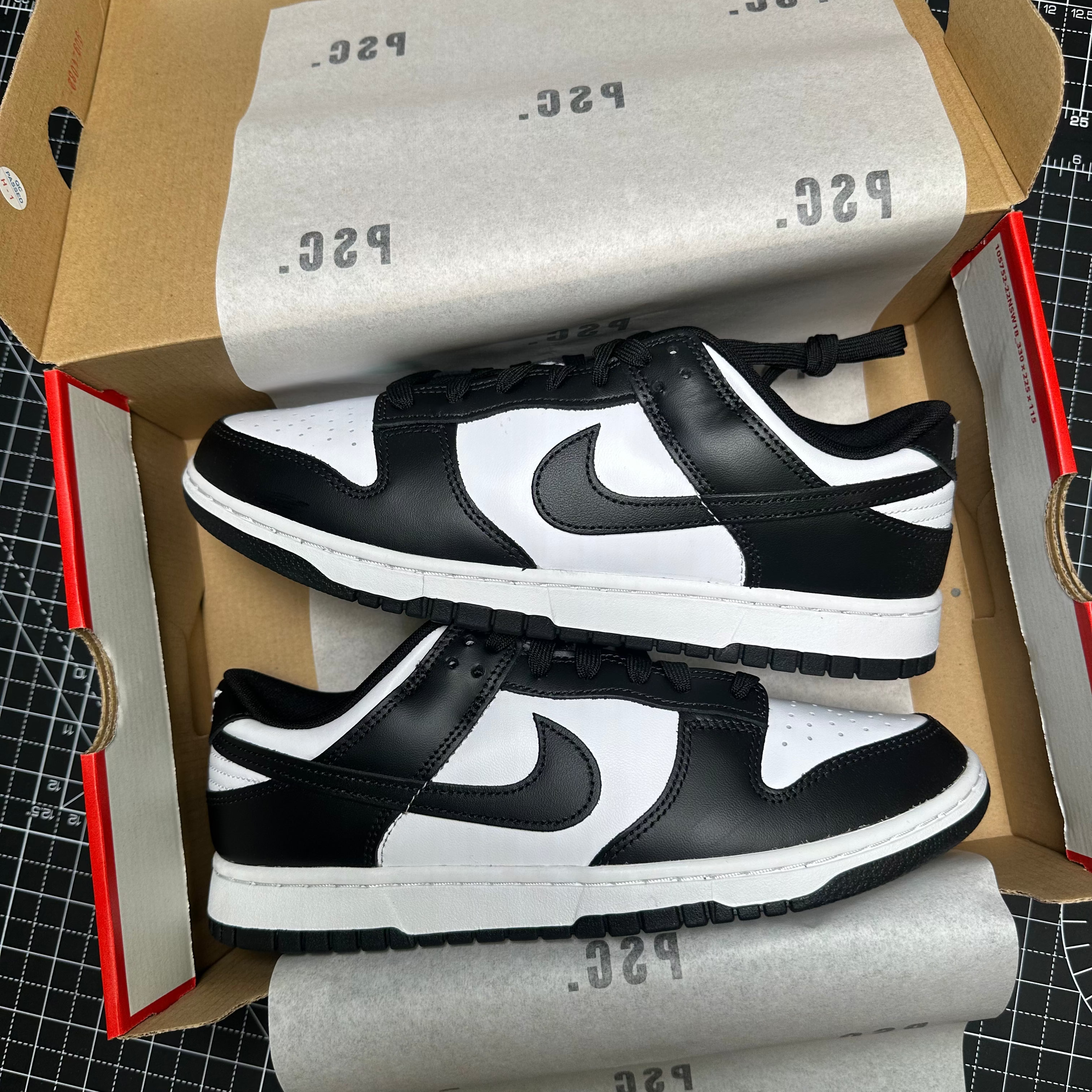 Nike Panda Dunk - UK 9