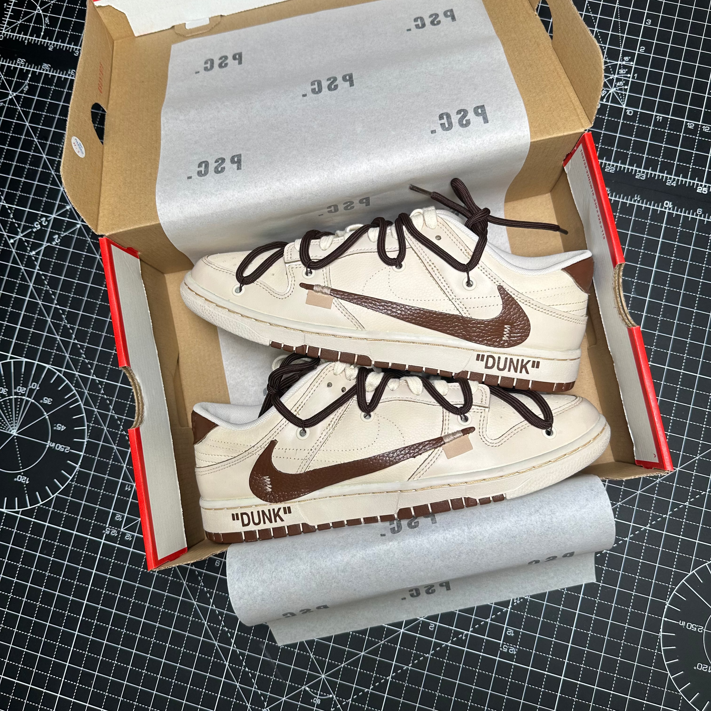Nike Dunk Reverse Latte OW - UK 9.5