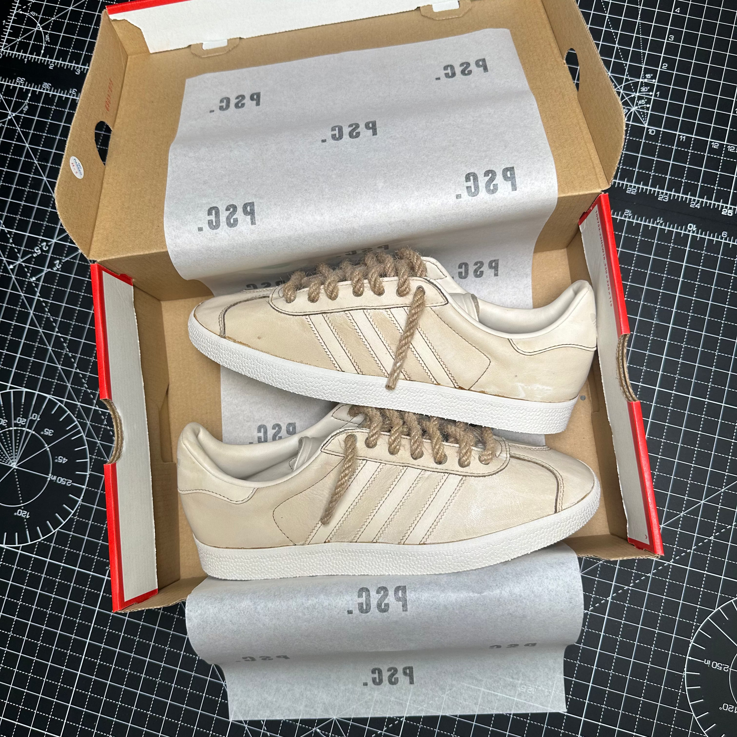 Adidas Gazelle Coffee - UK 9
