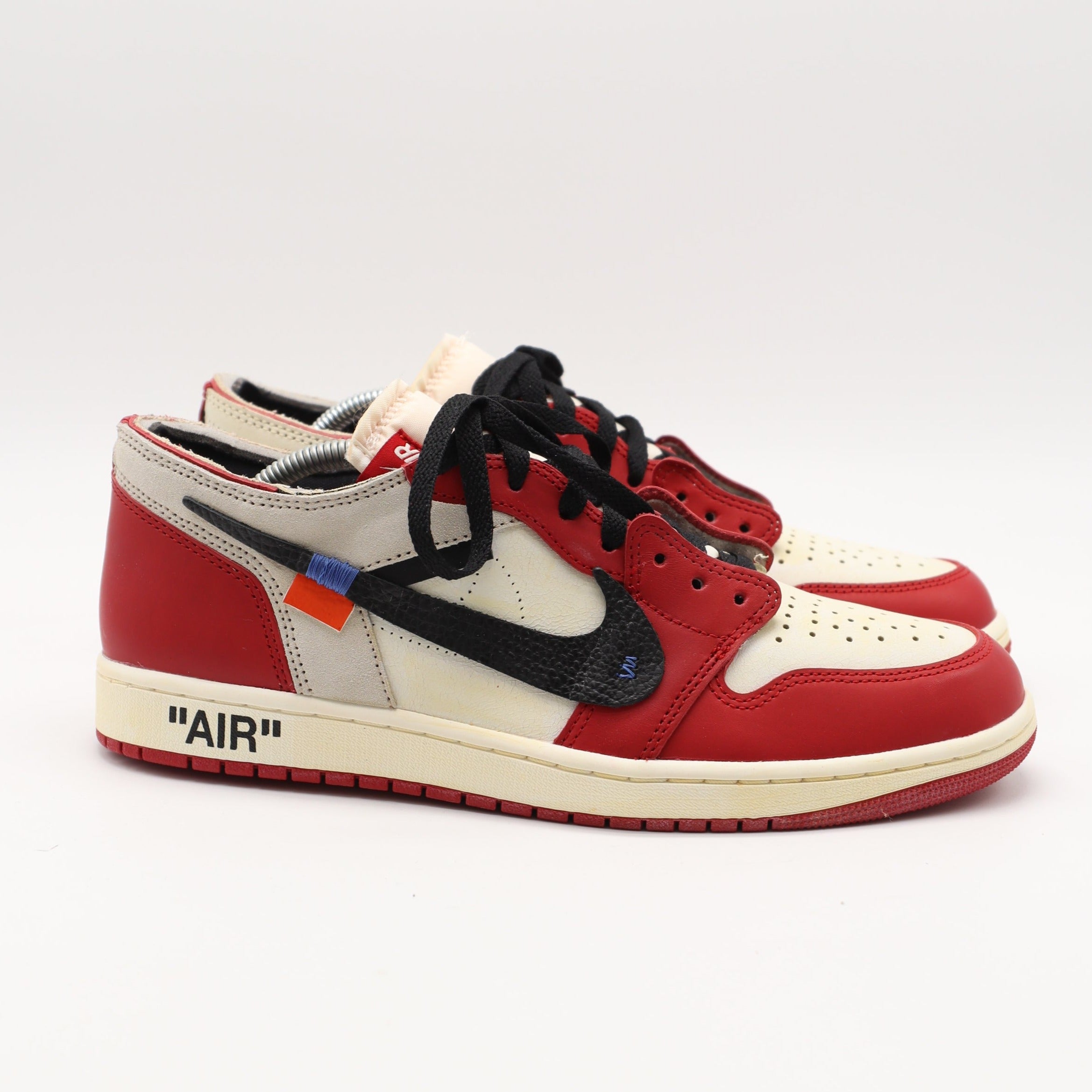 Nike Jordan 1 - Lost & Found OW