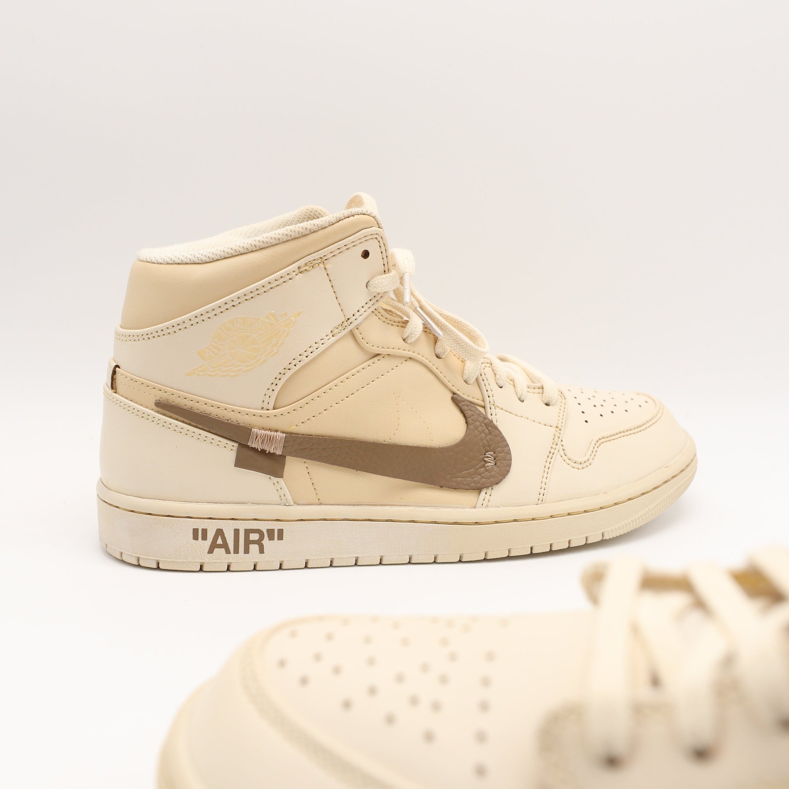 Nike jordan 1 shop mid off white