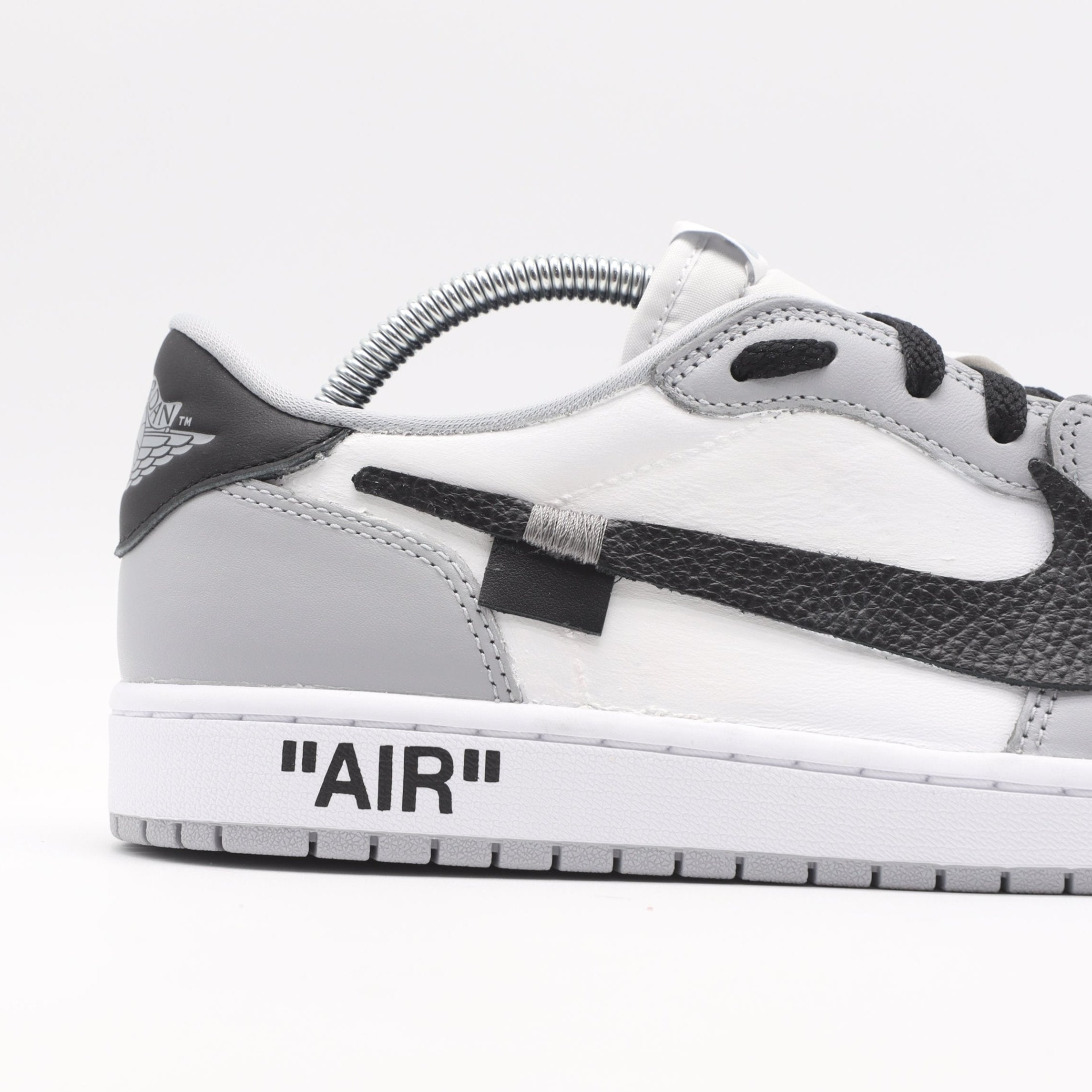 Nike Jordan 1 - Smooth Grey
