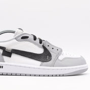 Nike Jordan 1 - Smooth Grey