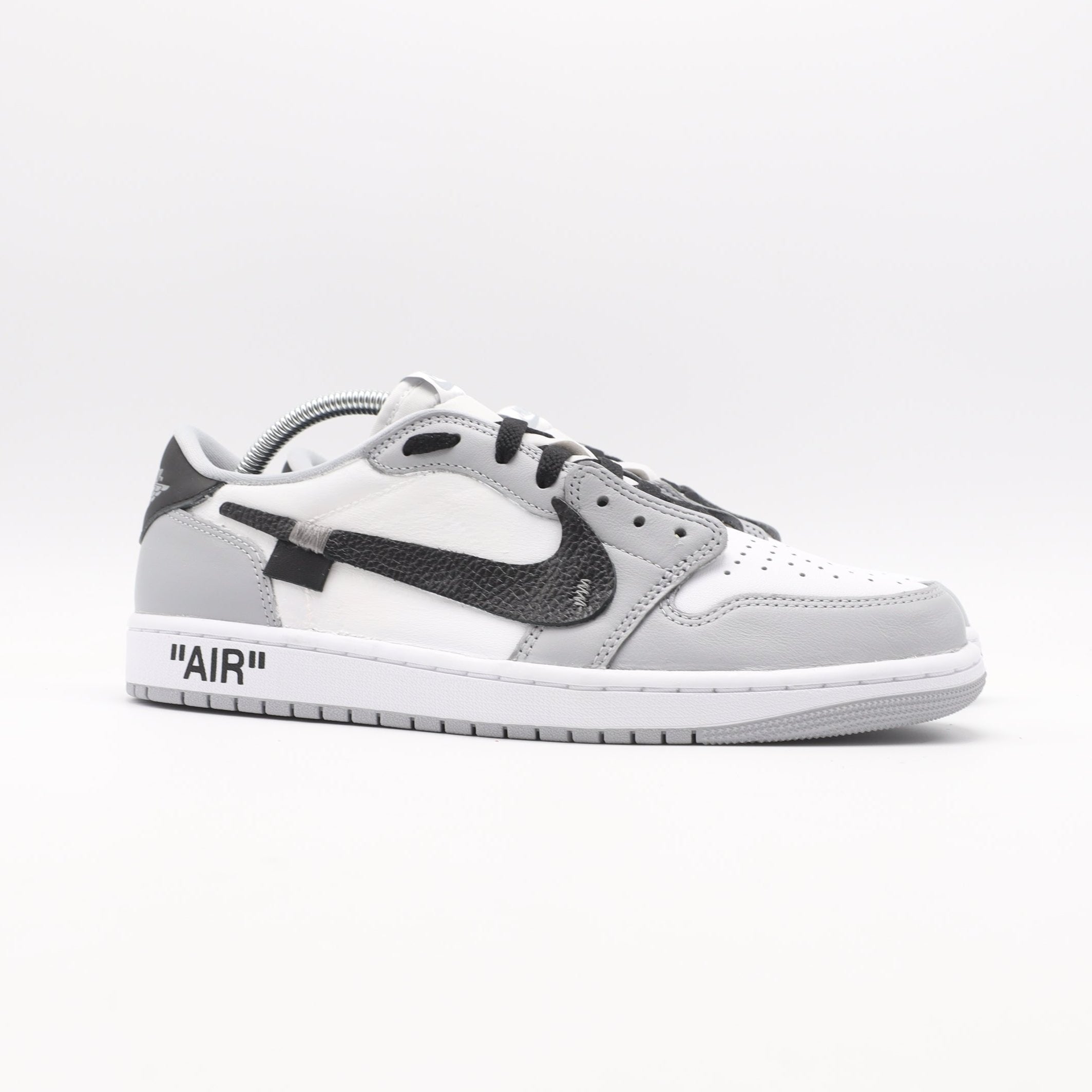 Nike Jordan 1 - Smooth Grey
