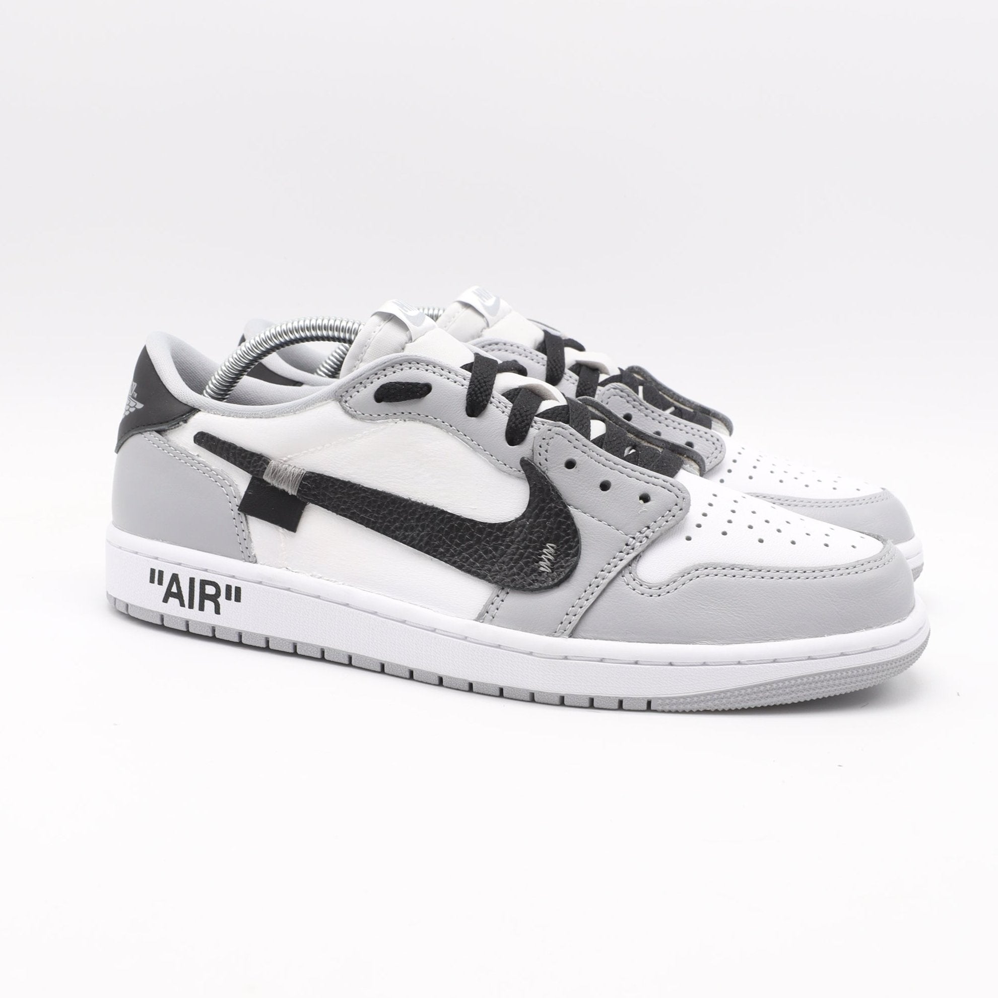 Nike Jordan 1 - Smooth Grey