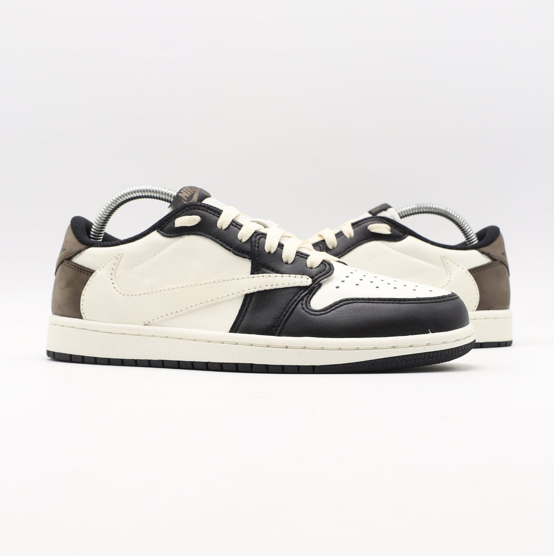 Nike Jordan 1 - Mocha Reverse