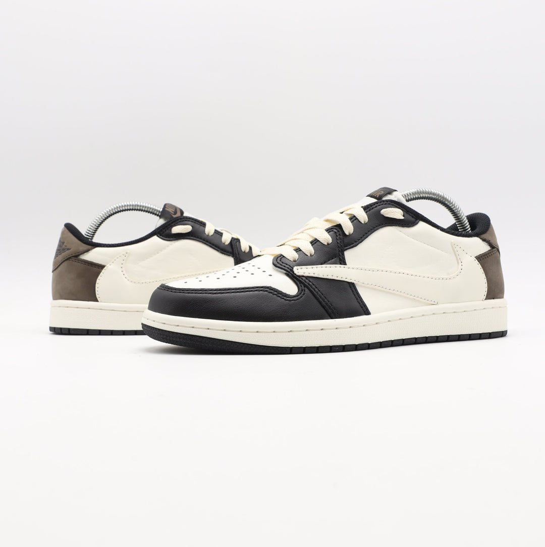 Nike Jordan 1 - Mocha Reverse