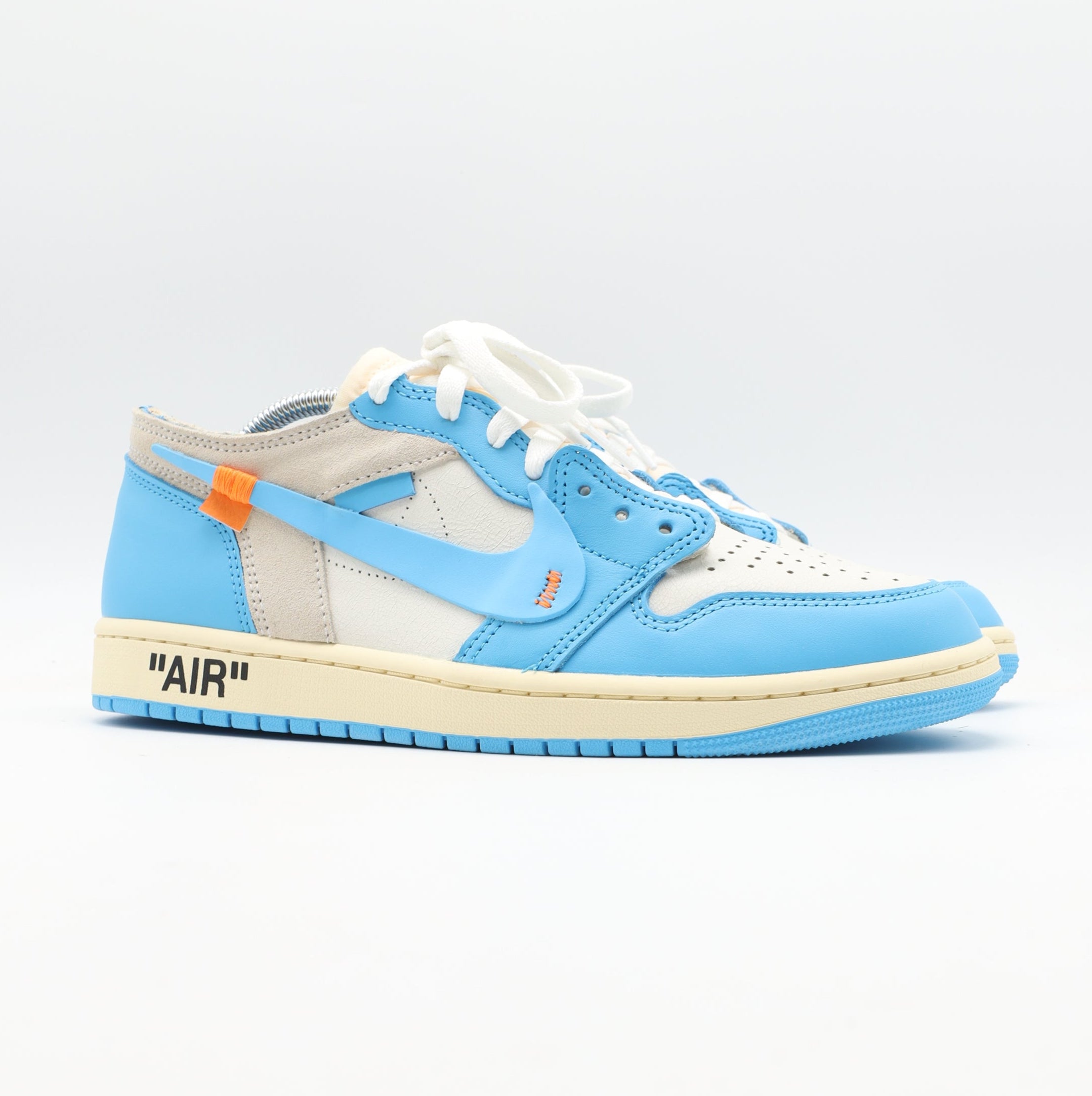 Nike Jordan 1 - UNC CUT