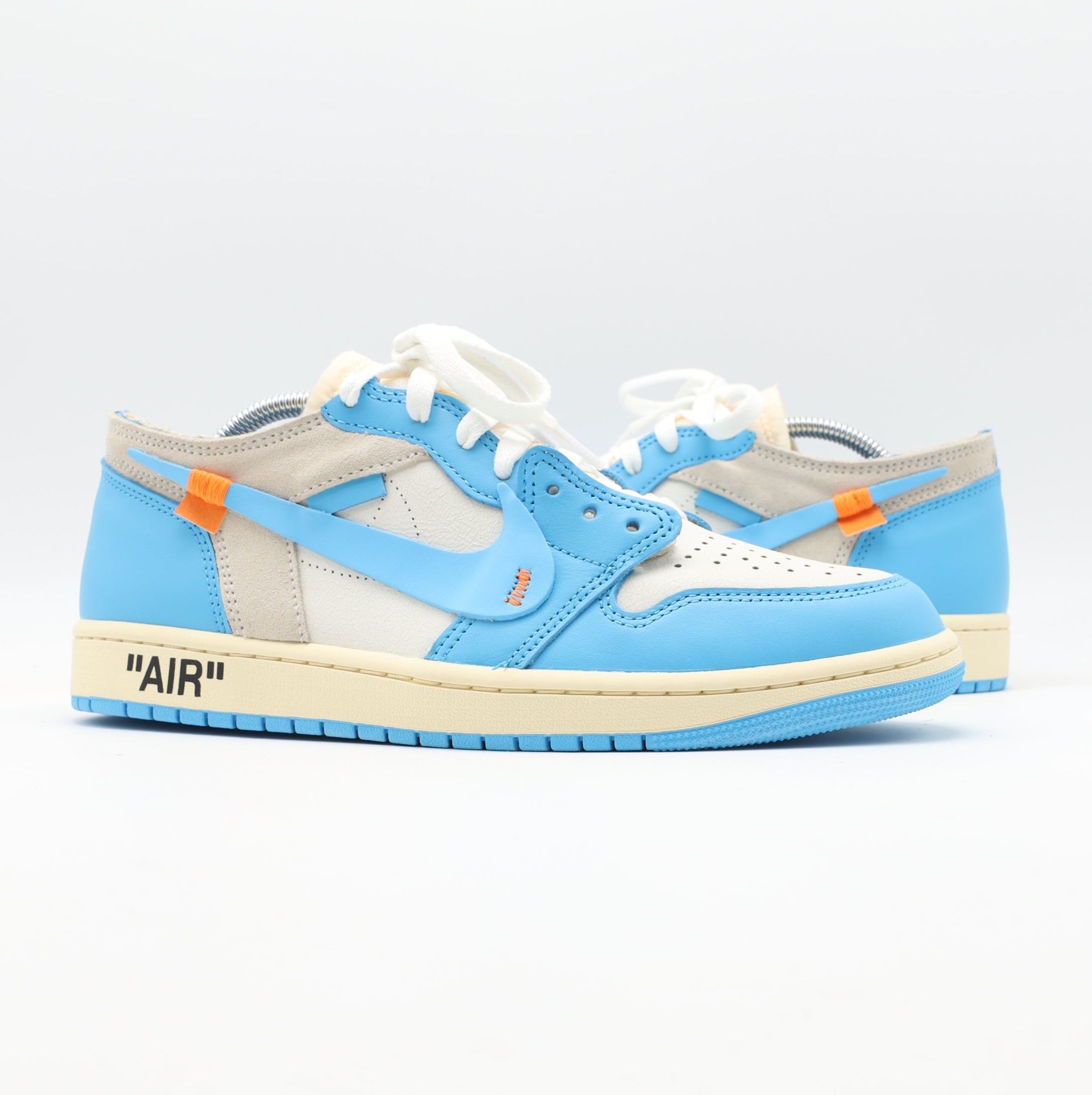 Nike Jordan 1 - UNC CUT