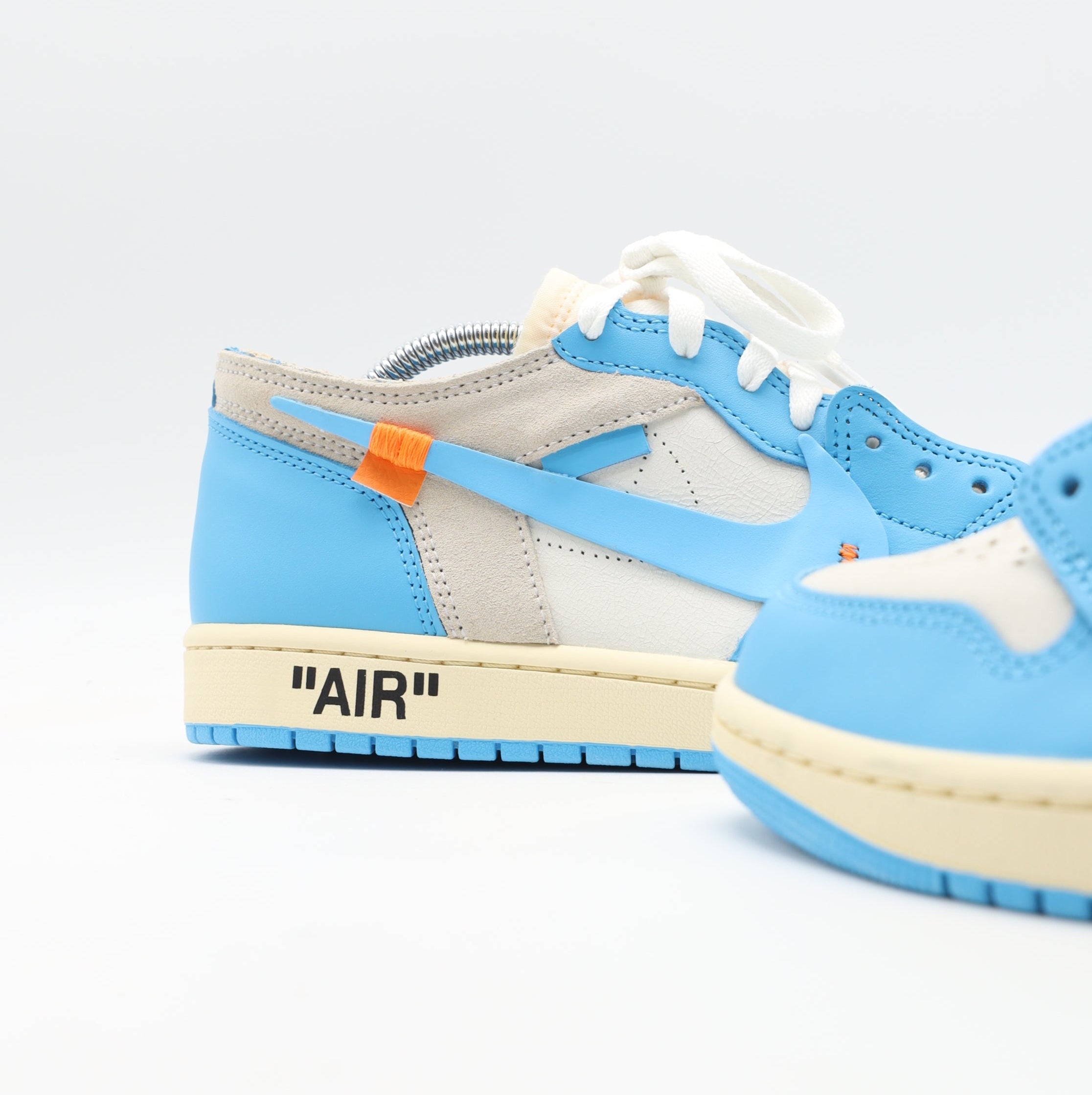 Nike Jordan 1 - UNC CUT