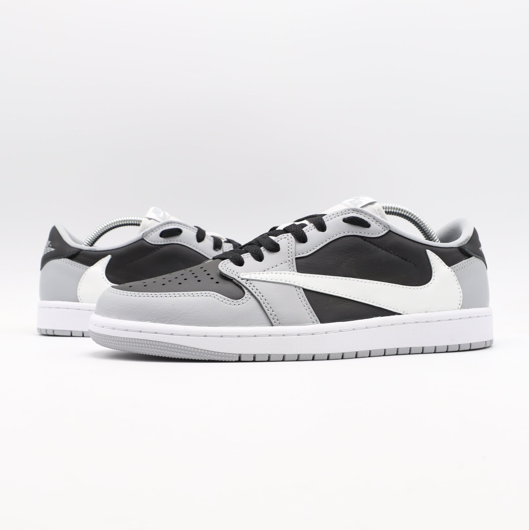 Nike Jordan 1 - Charcoal