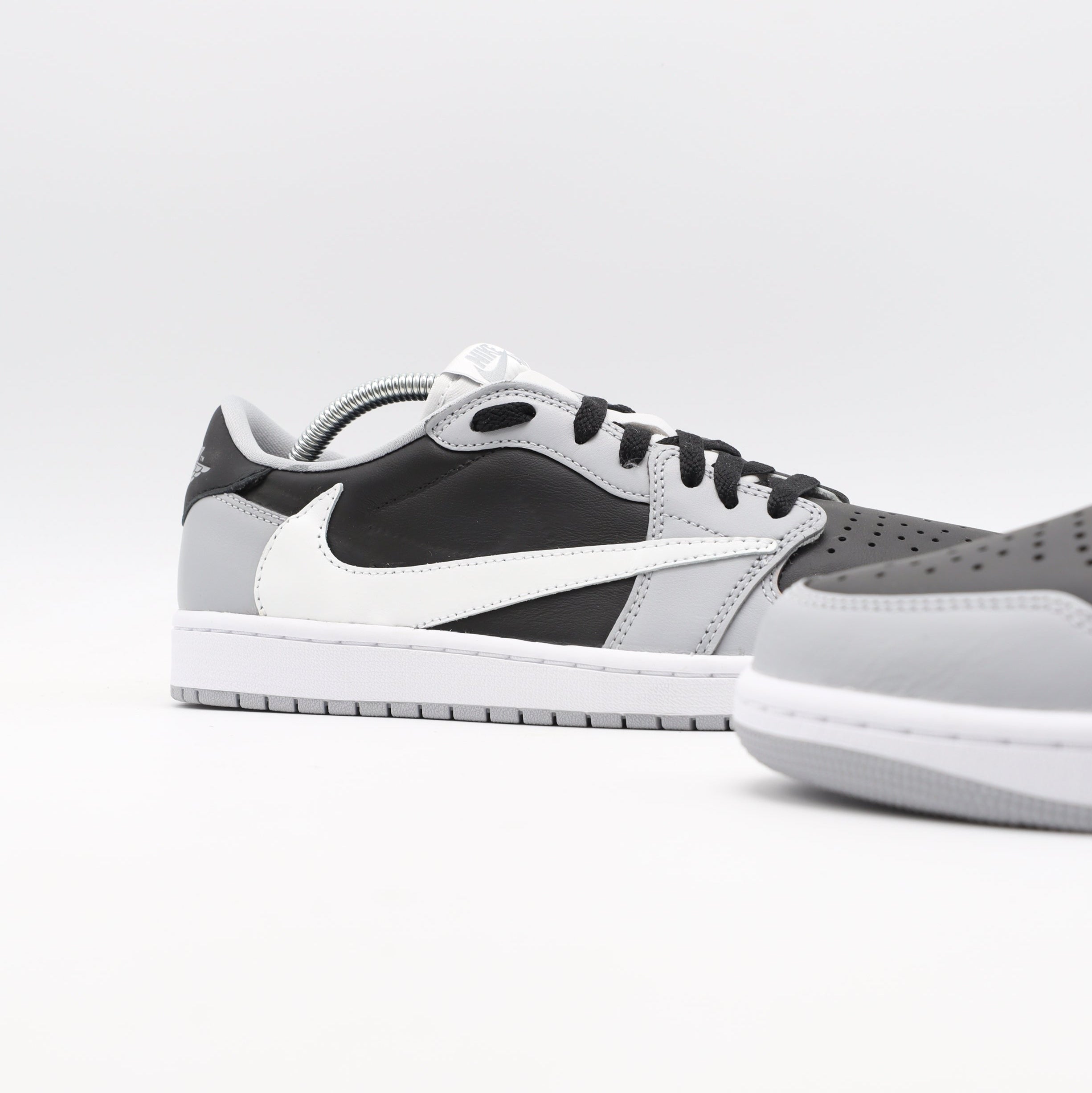 Nike Jordan 1 - Charcoal