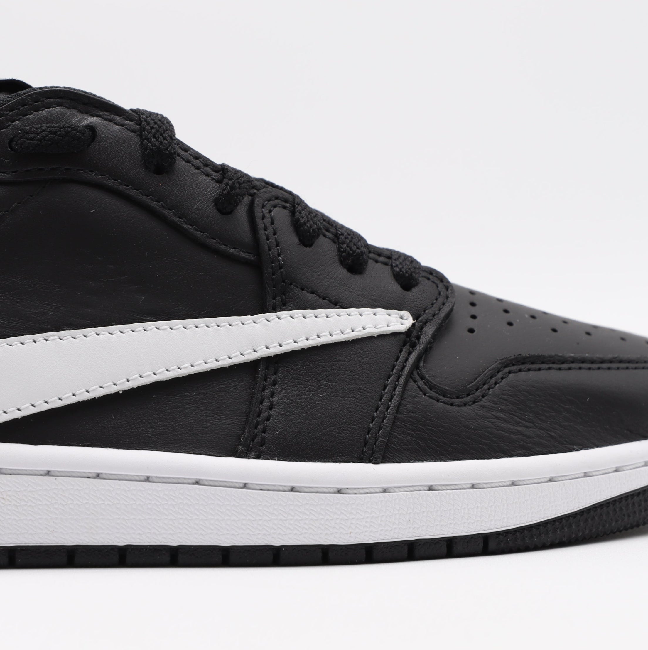 Nike Jordan 1 - Shadow (JUST DROPPED)