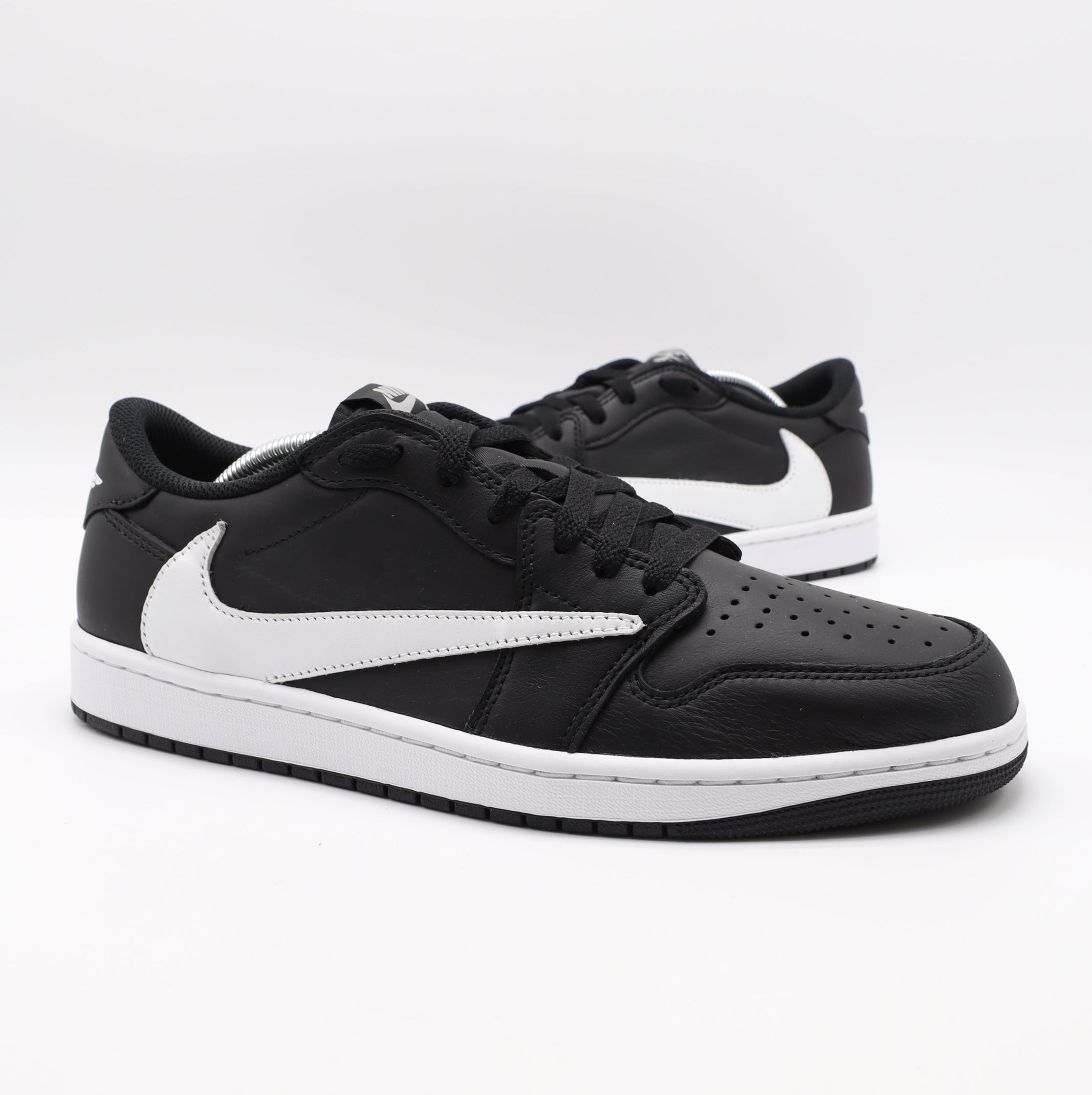 Nike Jordan 1 - Shadow (JUST DROPPED)
