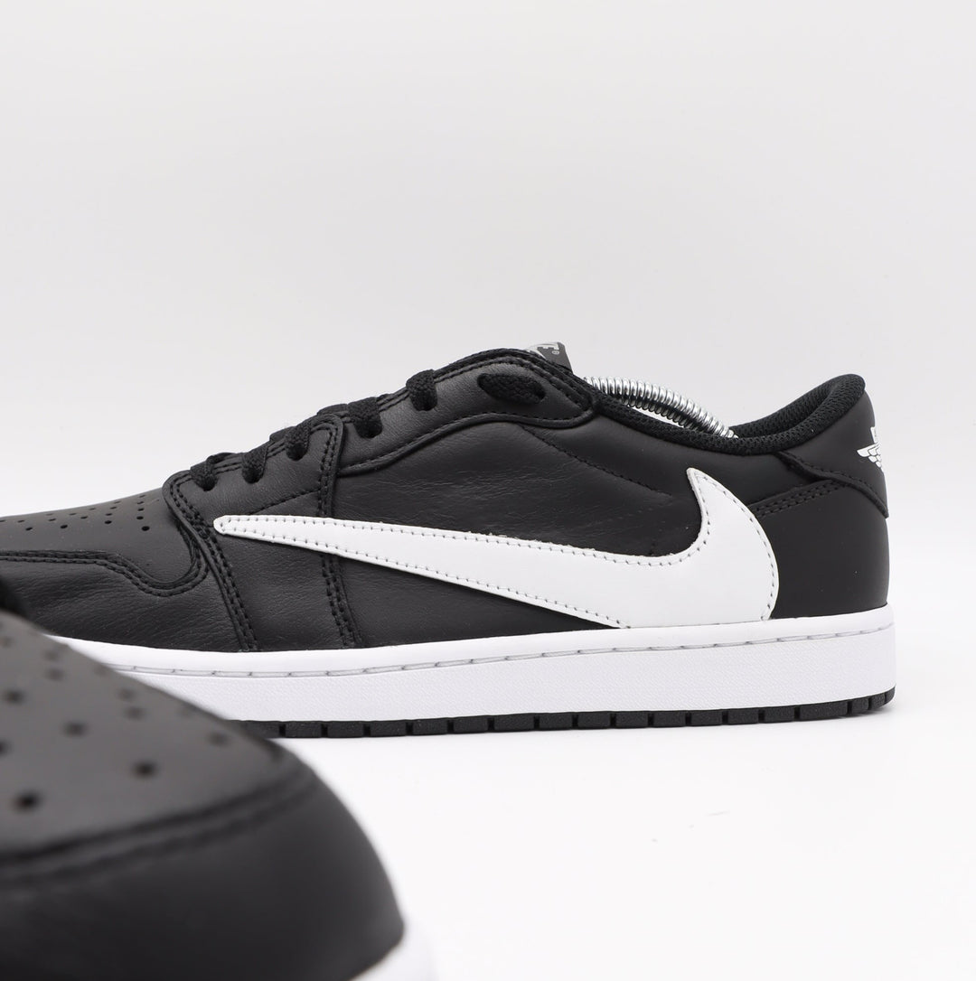Nike Jordan 1 - Shadow (COMING SOON)