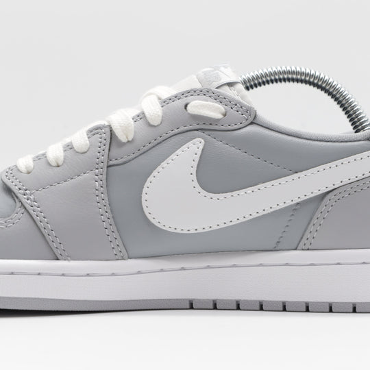 Nike Jordan 1 - Concrete