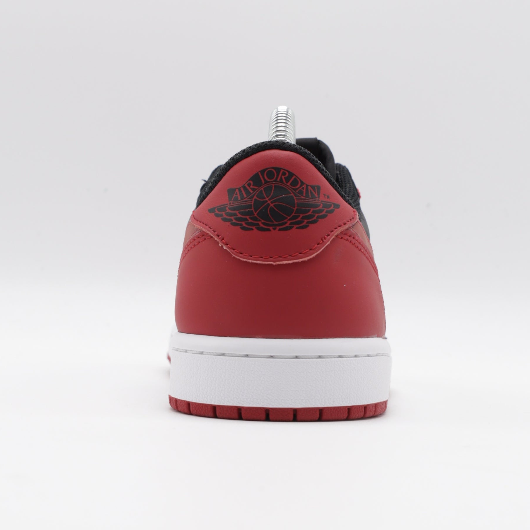 Nike Jordan 1 - Black Toe Crimson