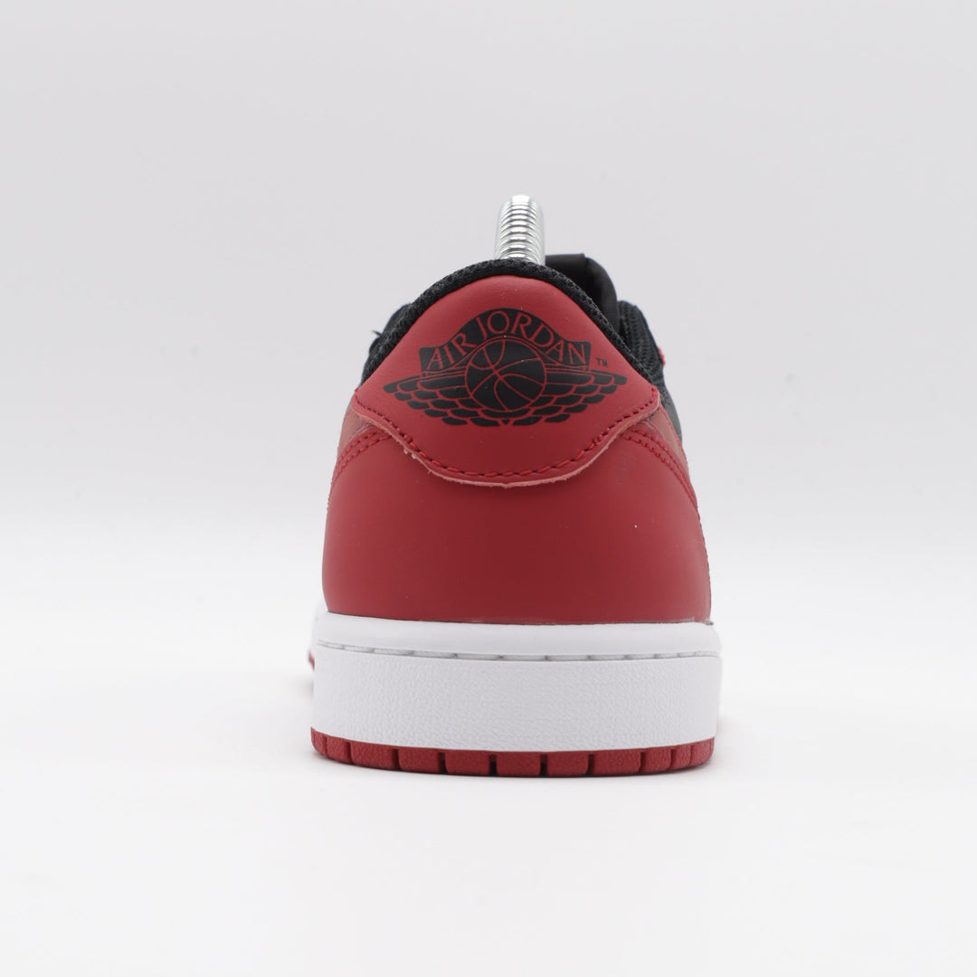 Nike Jordan 1 - Black Toe Crimson
