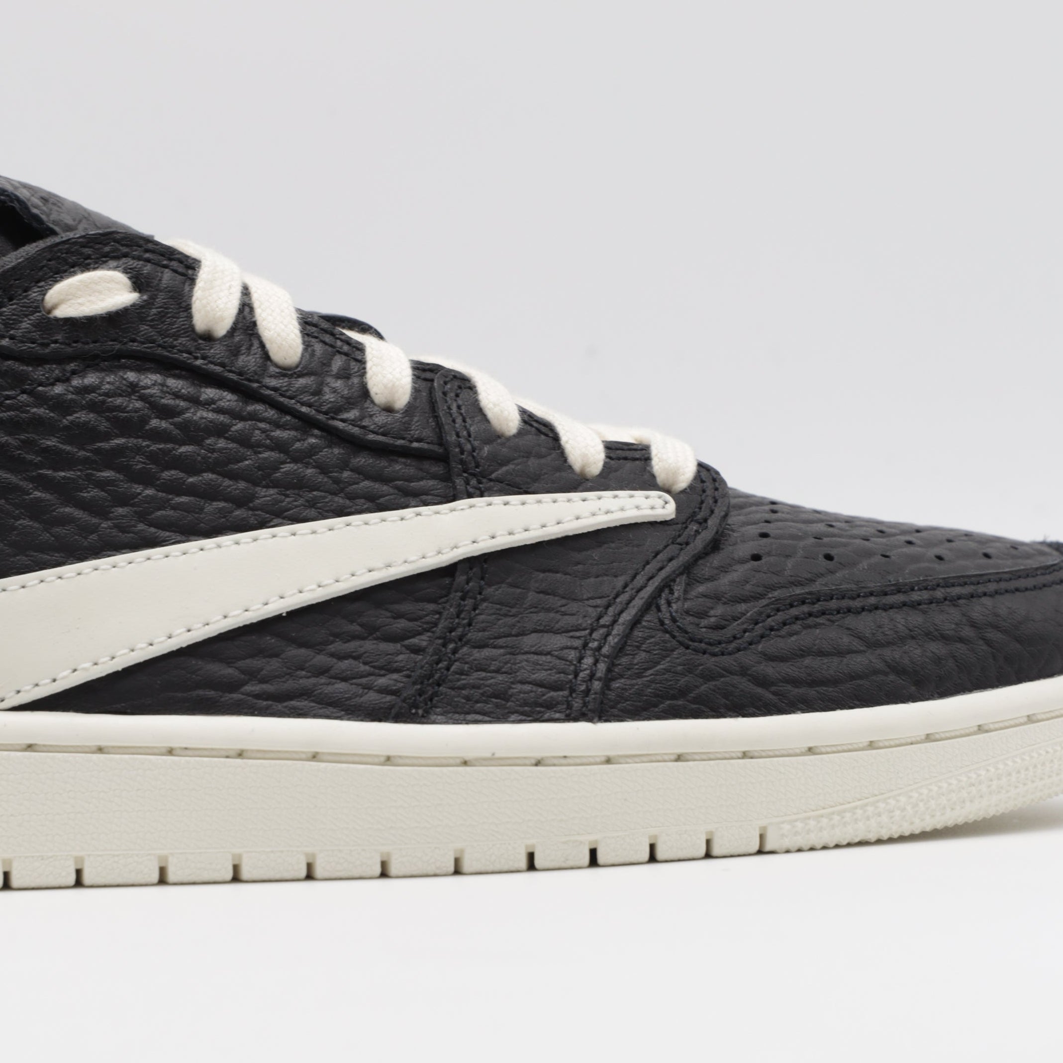 Nike Jordan 1 - Noir Vintage