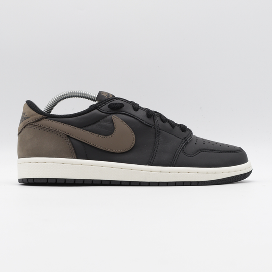 Nike Jordan 1 - Mocha Drift