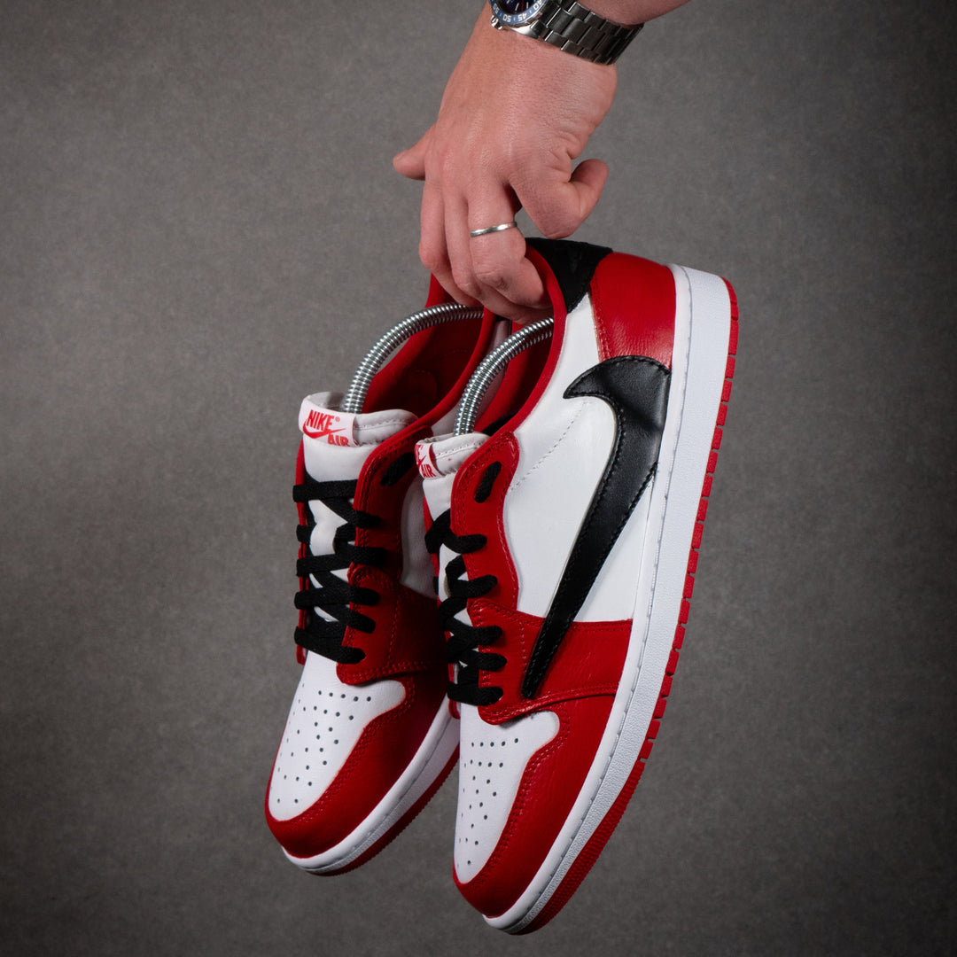 Nike Jordan 1 - Flame Red Reverse Swoosh